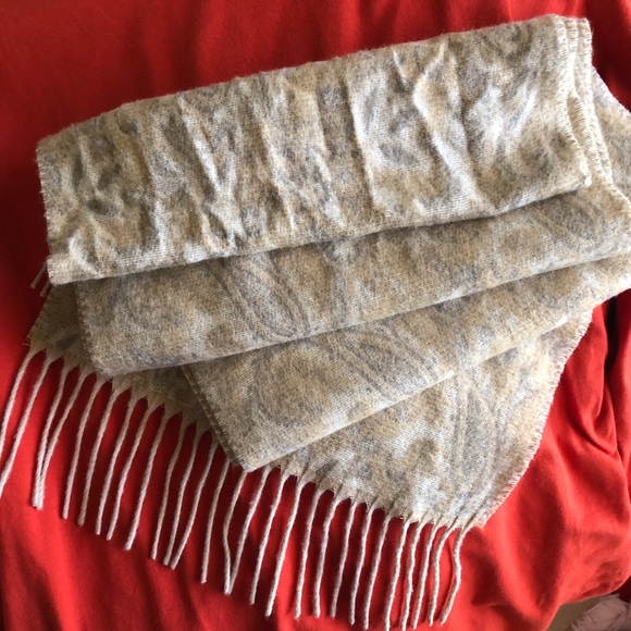 Preston & York Accessories - Preston & York Beautiful Pattern Scarf